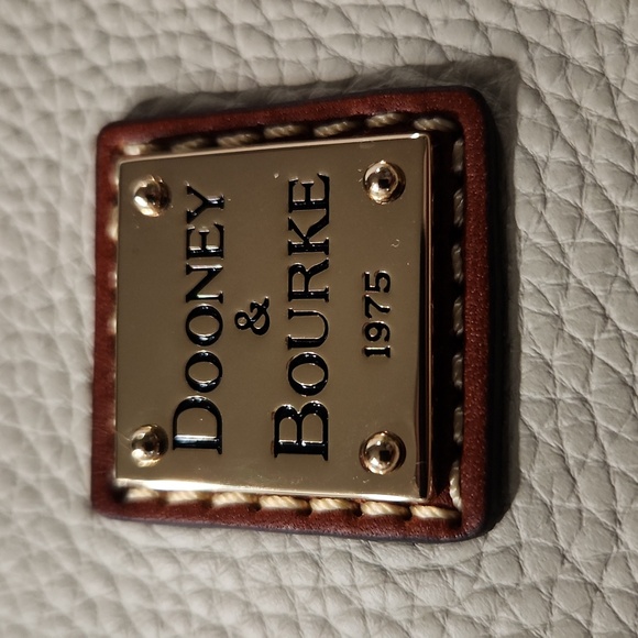 NEW! Dooney & Bourke K2097873 Ivory and Tan Leather Large Tote - Picture 2 of 15